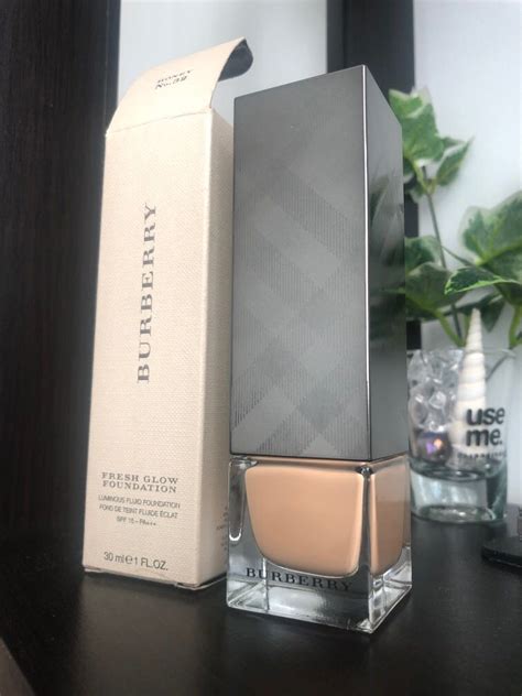 burberry fresh glow foundation honey